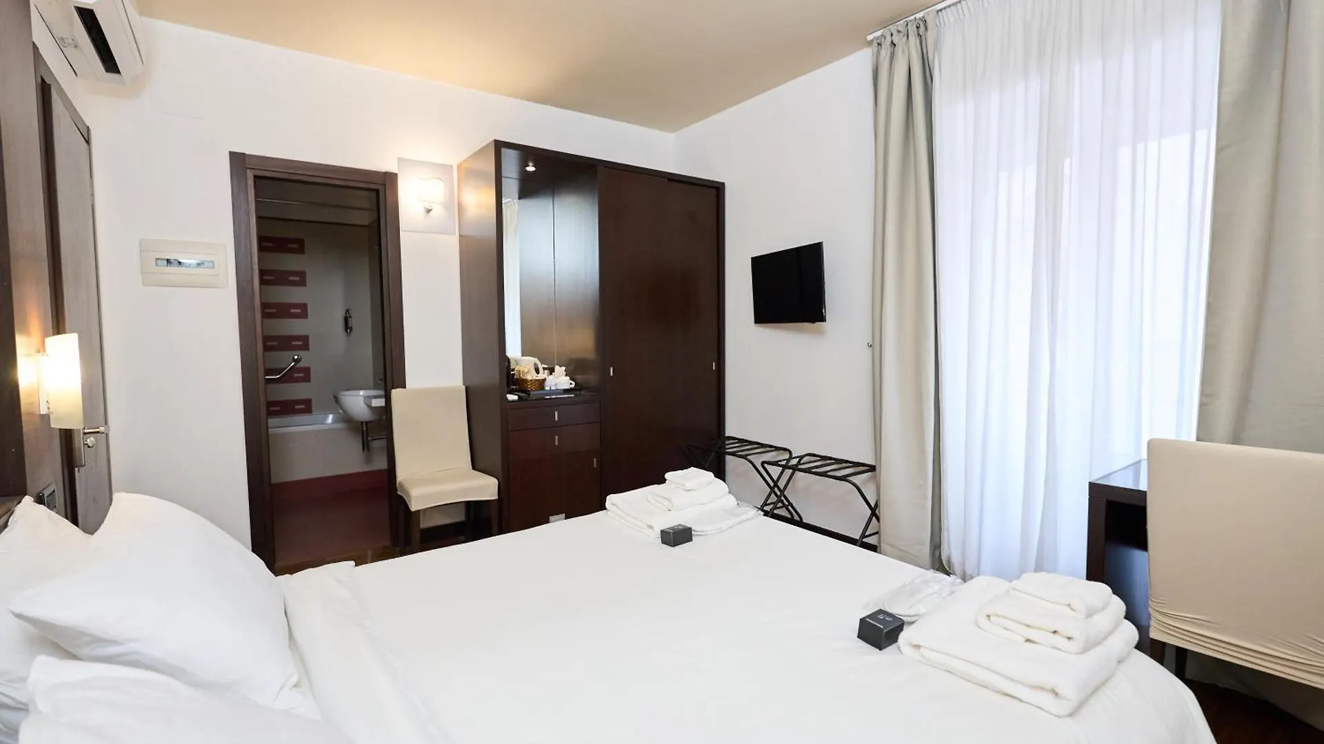 Gemini Rooms Rome 0*,  Italy